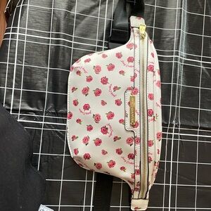 NWOT Juicy Couture Fanny bag